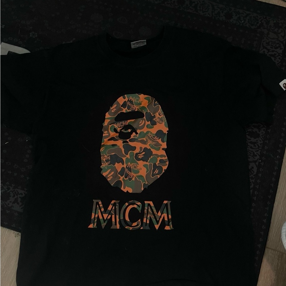 MCM Men's Black and Orange Graphic Tee